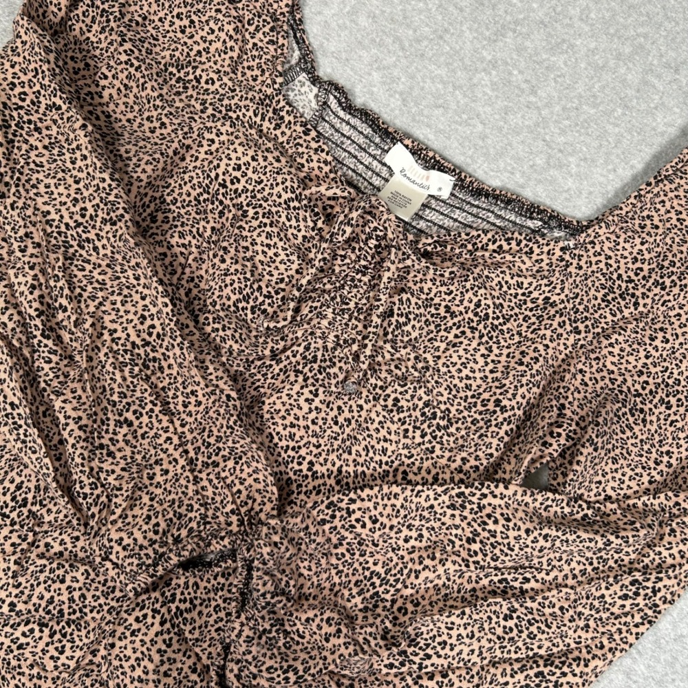 Urban Romantics Top Womens Medium Cheetah Print Milkmaid Sweetheart Neck Smocked